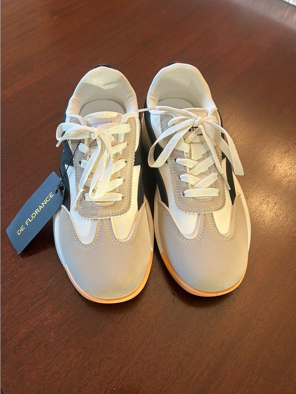 NWT De Florance Cloudea 2.0 Sneakers Shoes Black White Women’s 8.5